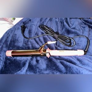 NWOT Bellami x Amrezy 1.5” Curling Iron